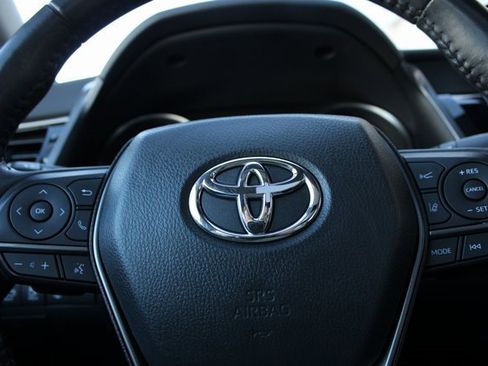 Used 2023 Toyota Camry XSE image 12