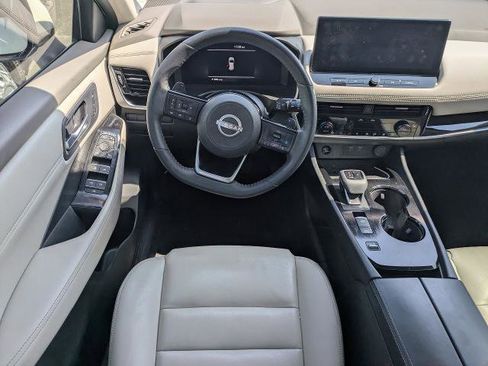 Used 2024 Nissan Rogue SL w/ SL Premium Package image 18