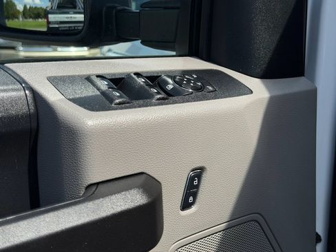 Used 2018 Ford F250 XL w/ Power Equipment Group AWD/4WD image 16