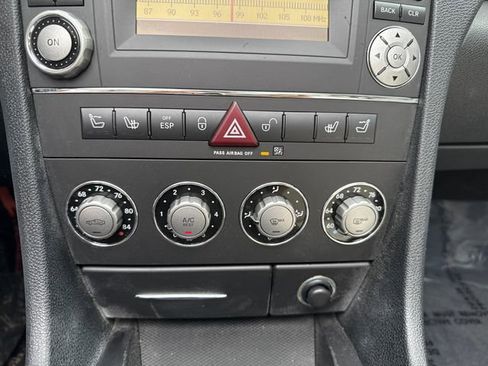Used 2010 Mercedes-Benz SLK 300 image 17