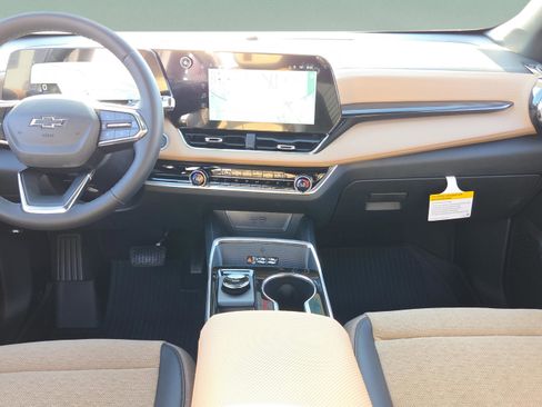 New 2026 Chevrolet Equinox ACTIV w/ LPO, Floor Liner Package FWD image 13
