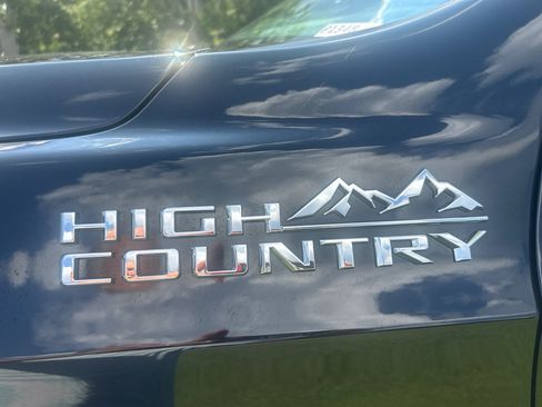 Used 2024 Chevrolet Tahoe High Country AWD/4WD image 5