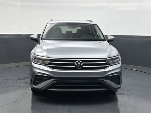 Used 2023 Volkswagen Tiguan S image 9