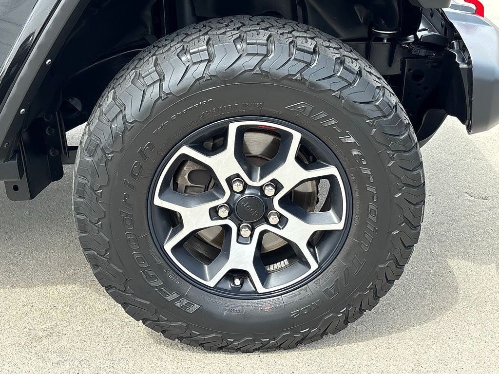 Used 2022 Jeep Wrangler Unlimited Rubicon AWD/4WD image 28
