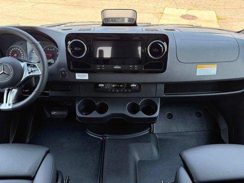 Used 2026 Mercedes-Benz Sprinter 2500 image 26