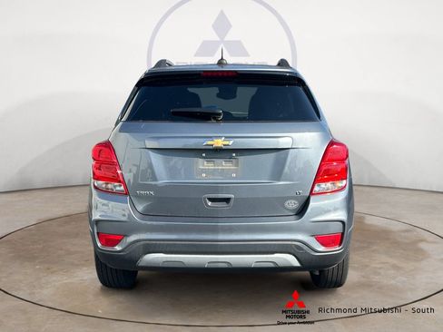 Used 2019 Chevrolet Trax LT w/ LT Convenience Package FWD image 4