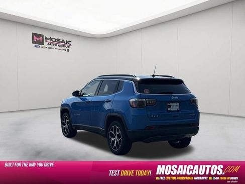 Used 2024 Jeep Compass Limited AWD/4WD image 5