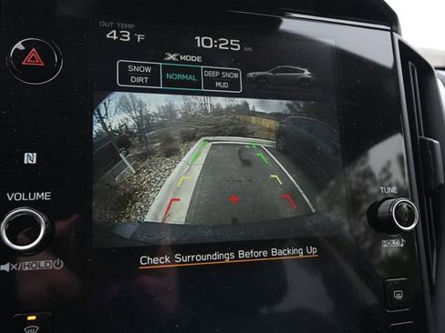 Used 2025 Subaru Crosstrek 2.0i Premium image 9