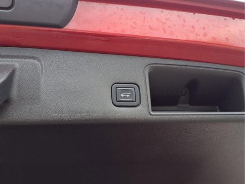 Used 2022 GMC Terrain SLE FWD image 25
