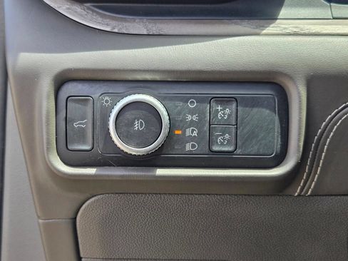 Used 2021 Ford Explorer Platinum w/ Equipment Group 601A AWD/4WD image 18