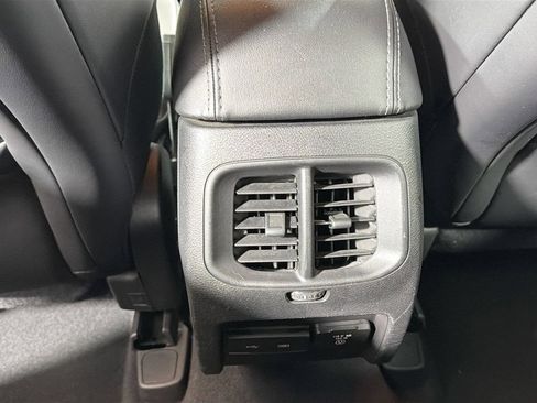 Used 2019 Jeep Cherokee High Altitude AWD/4WD image 27