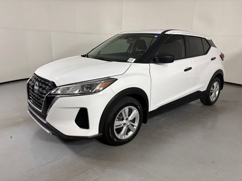 Used 2024 Nissan Kicks S FWD image 4