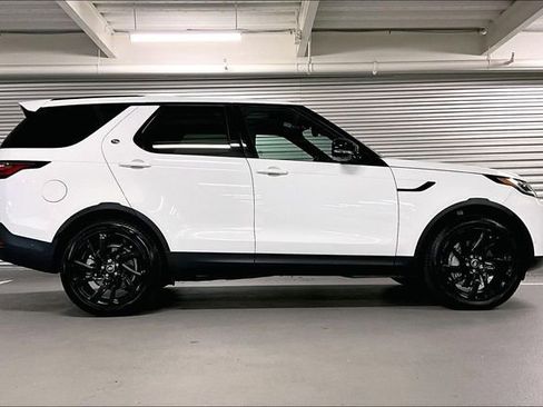 Certified 2025 Land Rover Discovery S AWD/4WD image 12