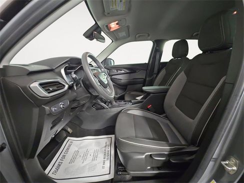 Used 2023 Chevrolet TrailBlazer LS image 9