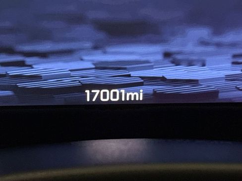 Used 2025 Chevrolet Tahoe Premier AWD/4WD image 13