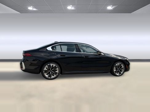 New 2027 BMW i5 eDrive40 w/ Premium Package RWD image 18