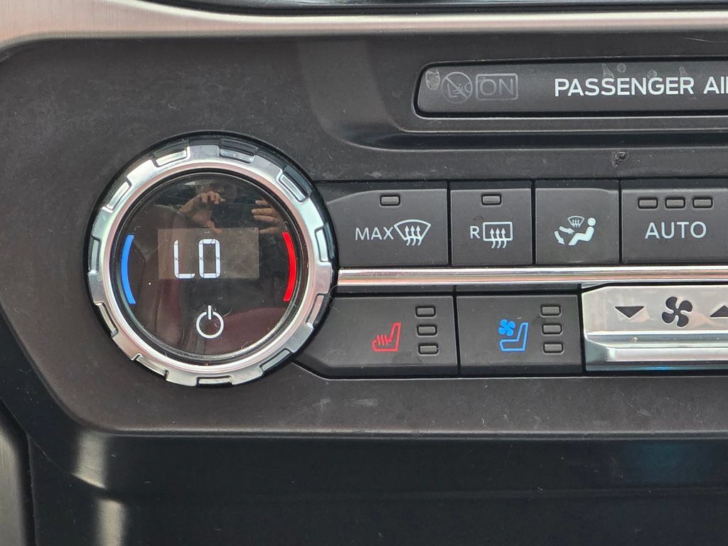 Used 2022 Ford F350 Platinum AWD/4WD image 16
