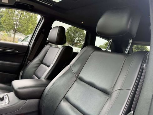 Used 2020 Jeep Grand Cherokee Limited AWD/4WD image 13