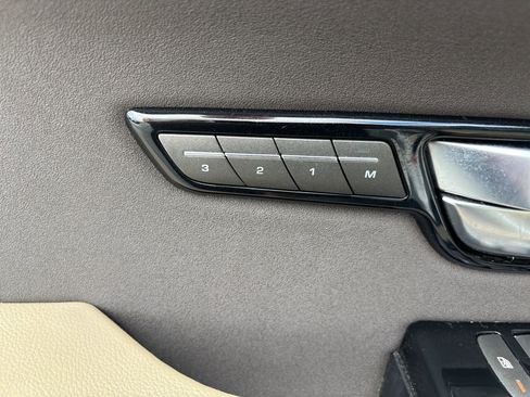 Used 2018 Land Rover Range Rover Evoque SE Premium AWD/4WD image 16
