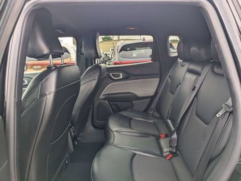 Used 2024 Jeep Compass Latitude AWD/4WD image 12