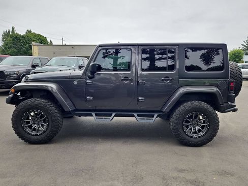 Certified 2017 Jeep Wrangler Unlimited Sahara AWD/4WD image 4