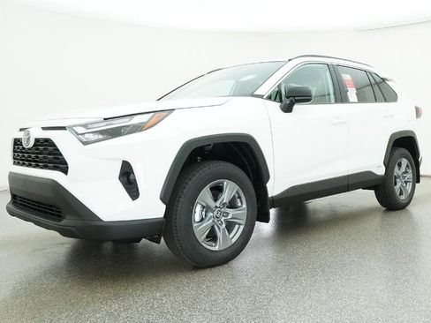 New 2025 Toyota RAV4 LE image 6
