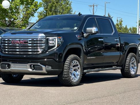 Used 2022 GMC Sierra 1500 Denali w/ Denali Reserve Package AWD/4WD image 8