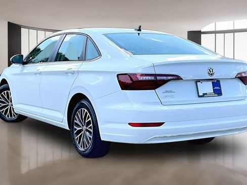 Used 2020 Volkswagen Jetta SE w/ SE Cold Weather Package FWD image 4