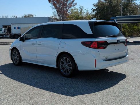 Used 2025 Honda Odyssey Touring image 7