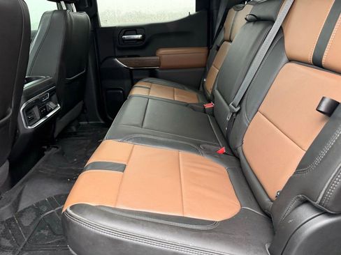 Used 2019 Chevrolet Silverado 1500 High Country image 9