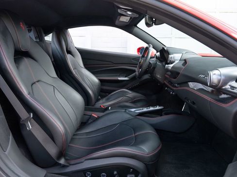 Used 2022 Ferrari F8 Tributo image 57