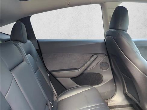 Used 2024 Tesla Model Y Long Range image 19