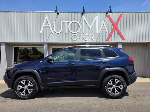 Used 2016 Jeep Cherokee Trailhawk w/ Leather Interior Group AWD/4WD image 1