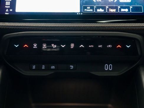 New 2026 Jeep Cherokee Overland image 12