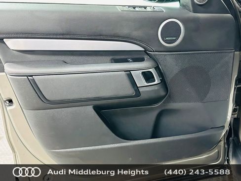 Used 2023 Land Rover Discovery S R-Dynamic image 28