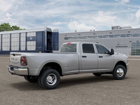 New 2026 RAM 3500 Tradesman AWD/4WD image 4