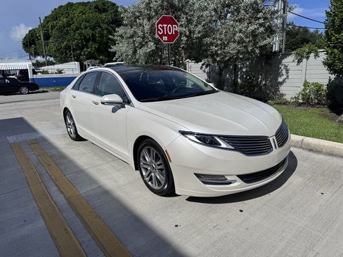 Used 2015 Lincoln MKZ w/ Equipment Group 102A Reserve FWD image 3