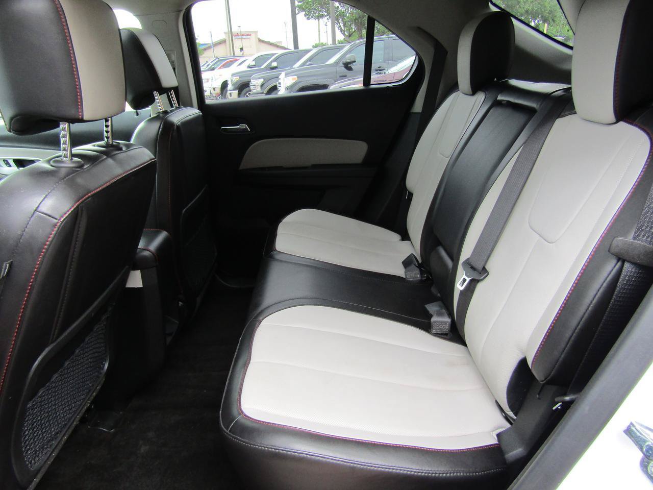 Used 2017 Chevrolet Equinox Premier w/ Enhanced Convenience Package AWD/4WD image 10