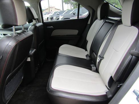 Used 2017 Chevrolet Equinox Premier w/ Enhanced Convenience Package AWD/4WD image 10