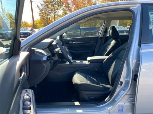 New 2025 Nissan Altima 2.5 SV image 11