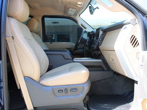Used 2013 Ford F250 Lariat w/ Lariat Interior Pkg AWD/4WD image 8
