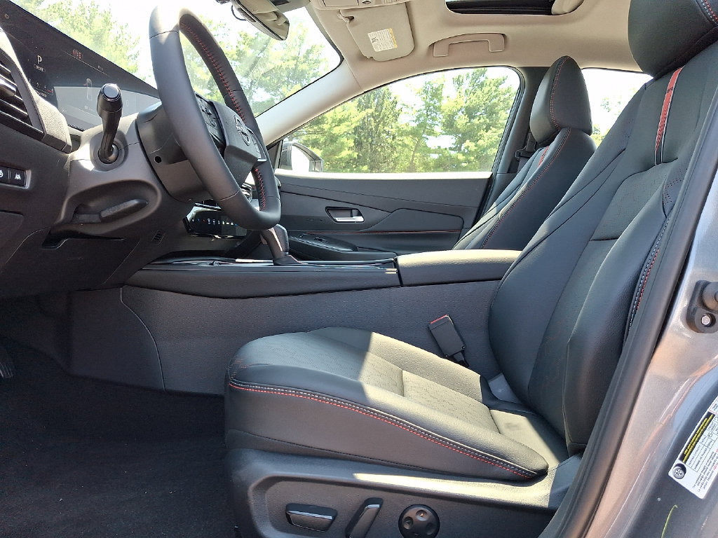 New 2026 Nissan Sentra SR w/ SR Premium Package FWD image 12