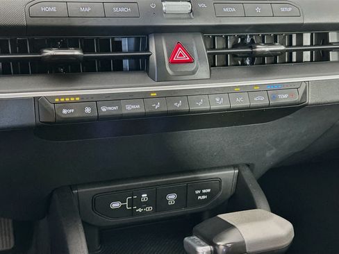 Used 2025 Kia K4 FWD image 24