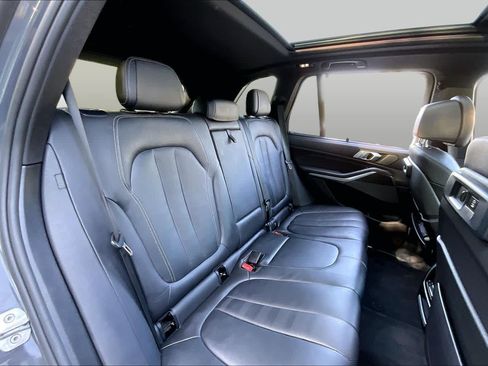 Used 2022 BMW X5 M50i w/ Parking Assistance Package AWD/4WD image 19
