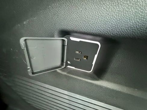 Certified 2025 Chevrolet Tahoe Z71 image 21