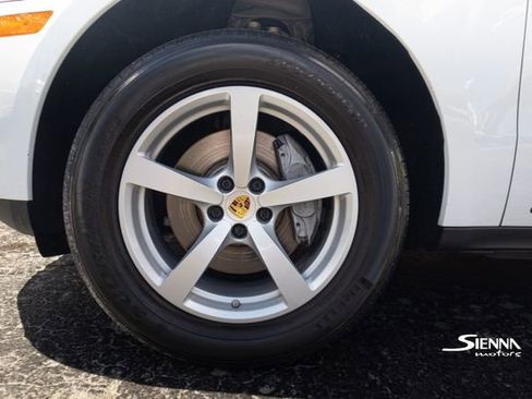 Used 2018 Porsche Macan image 43