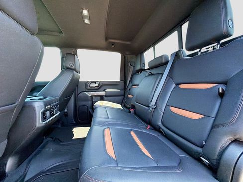 Used 2023 GMC Sierra 2500 AT4 w/ AT4 Premium Plus Package AWD/4WD image 17