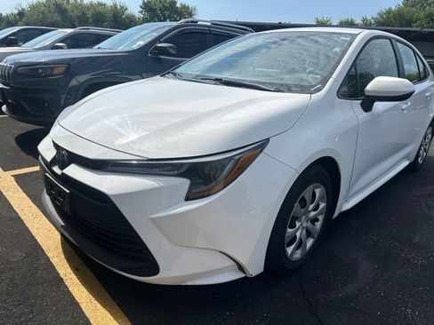 Used 2025 Toyota Corolla LE FWD image 16