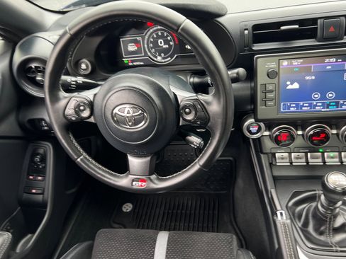 Used 2023 Toyota GR86 Premium image 14