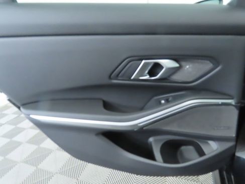 Used 2025 BMW 330i Sedan w/ M Sport Package image 28